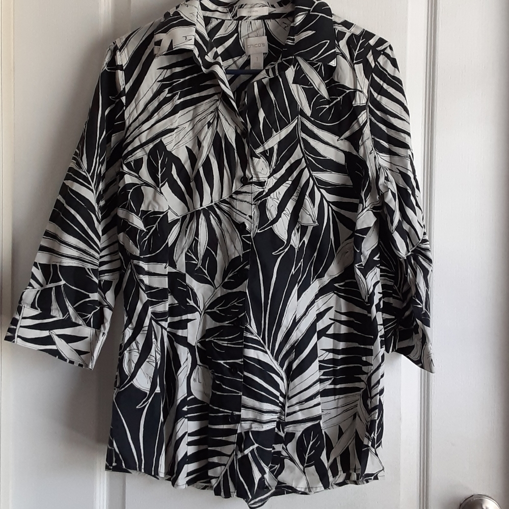 Chicos 1 black and white button up top